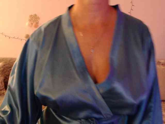 goodSnowQueen webcam