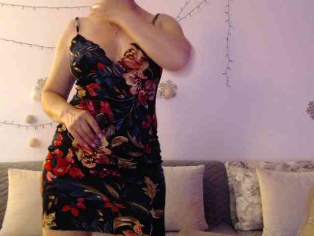 goodSnowQueen webcam