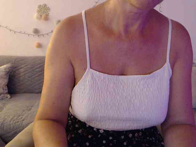 goodSnowQueen webcam