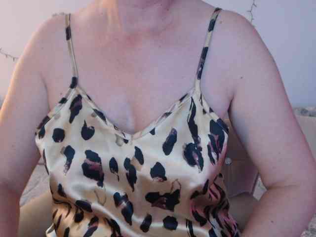 goodSnowQueen webcam