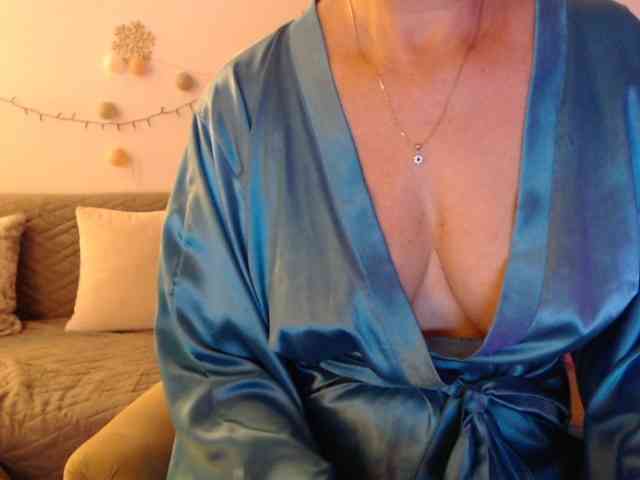 goodSnowQueen webcam