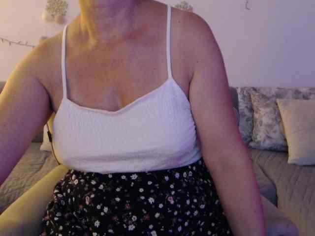 goodSnowQueen webcam