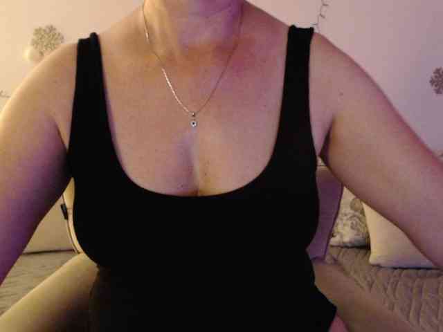 goodSnowQueen webcam