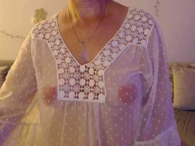 goodSnowQueen webcam