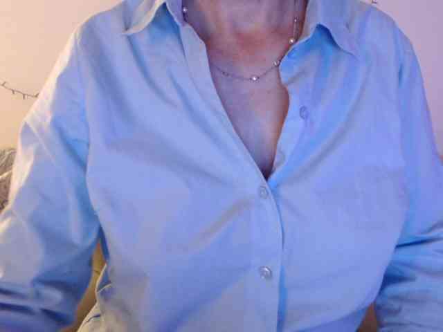 goodSnowQueen webcam