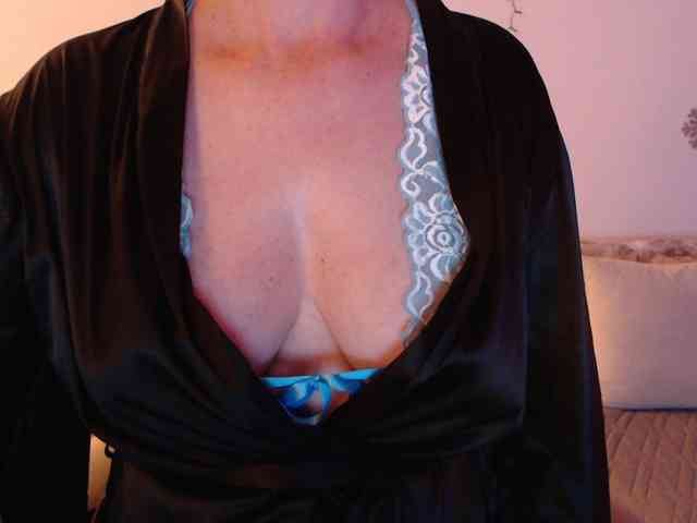 goodSnowQueen webcam