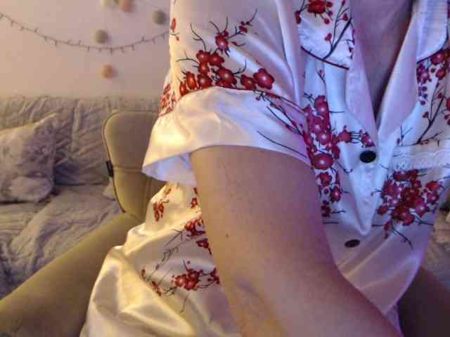 goodSnowQueen webcam