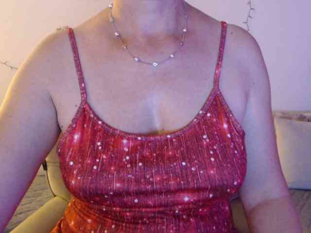 goodSnowQueen webcam