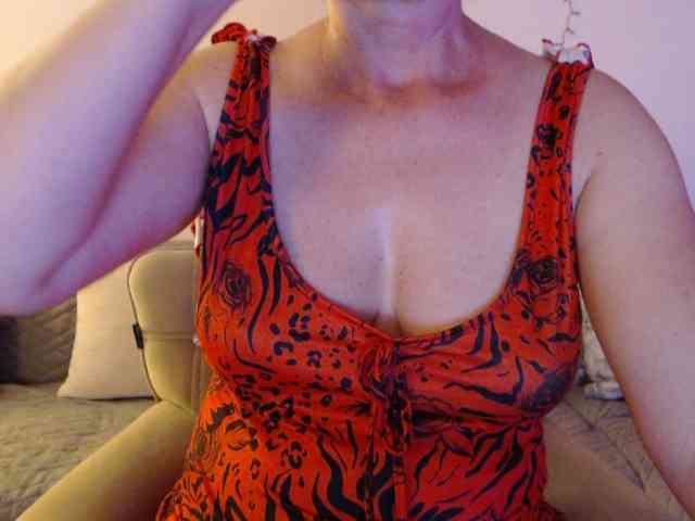goodSnowQueen webcam
