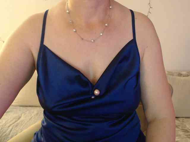 goodSnowQueen webcam