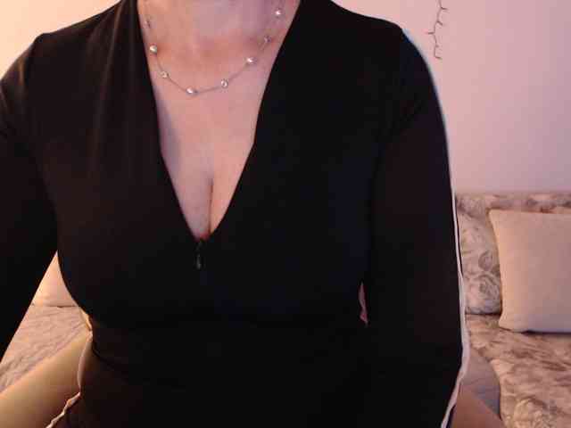 goodSnowQueen webcam