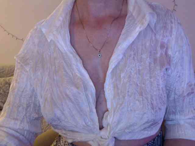 goodSnowQueen webcam