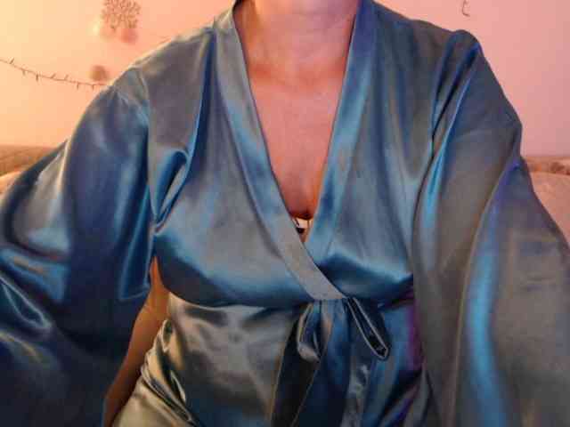 goodSnowQueen webcam