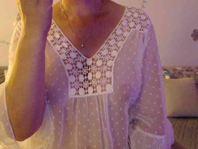 goodSnowQueen webcam