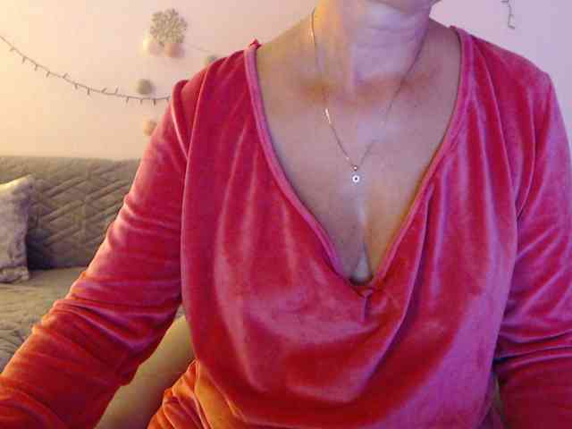 goodSnowQueen webcam