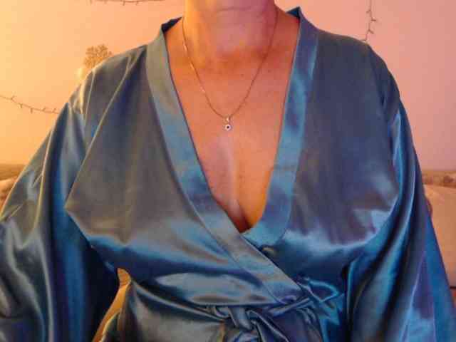 goodSnowQueen webcam