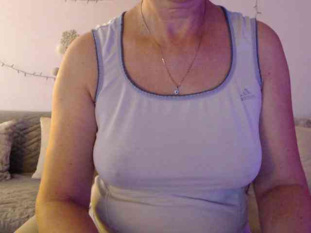 goodSnowQueen webcam