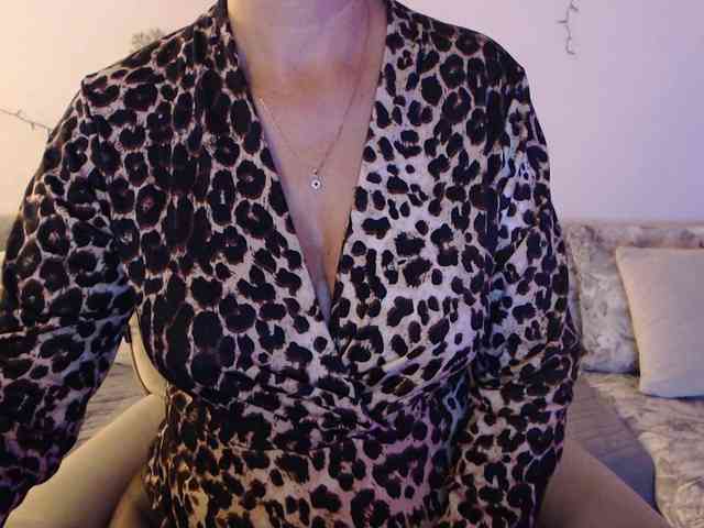 goodSnowQueen webcam