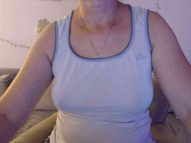 goodSnowQueen webcam