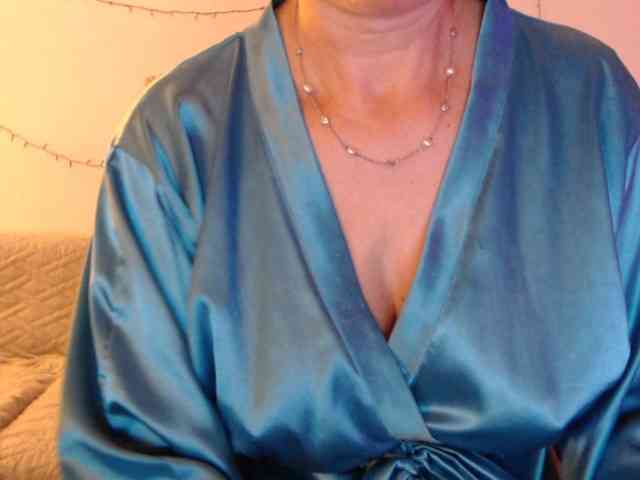 goodSnowQueen webcam