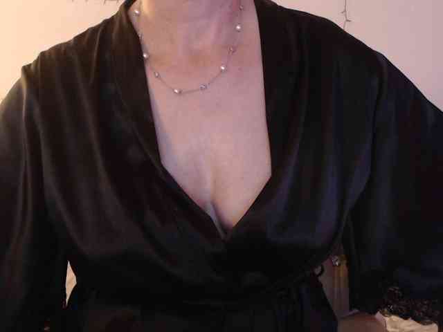 goodSnowQueen webcam