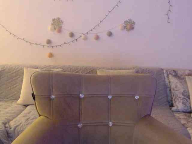 goodSnowQueen webcam