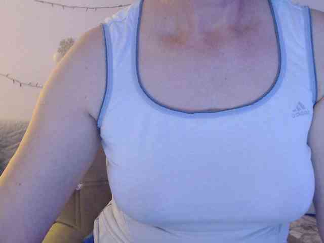 goodSnowQueen webcam