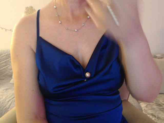 goodSnowQueen webcam