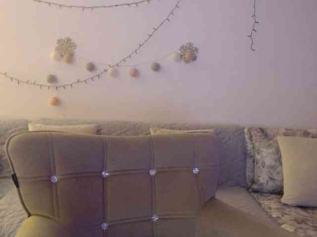 goodSnowQueen webcam