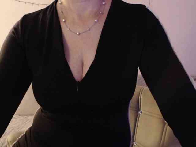 goodSnowQueen webcam
