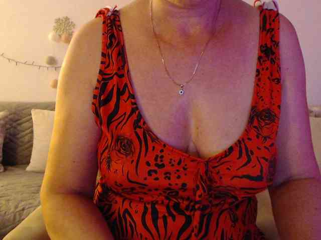 goodSnowQueen webcam
