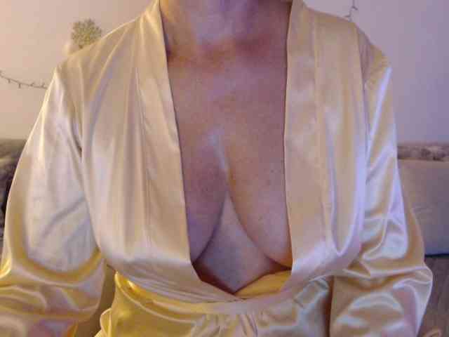 goodSnowQueen webcam