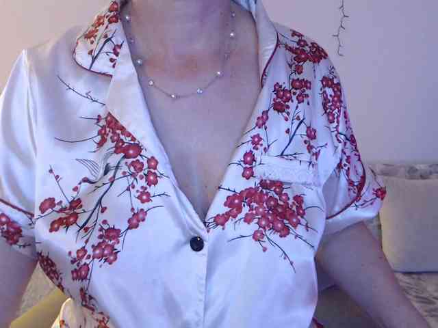 goodSnowQueen webcam