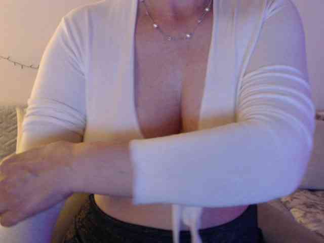 goodSnowQueen webcam