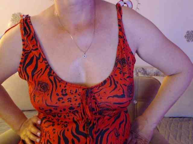goodSnowQueen webcam