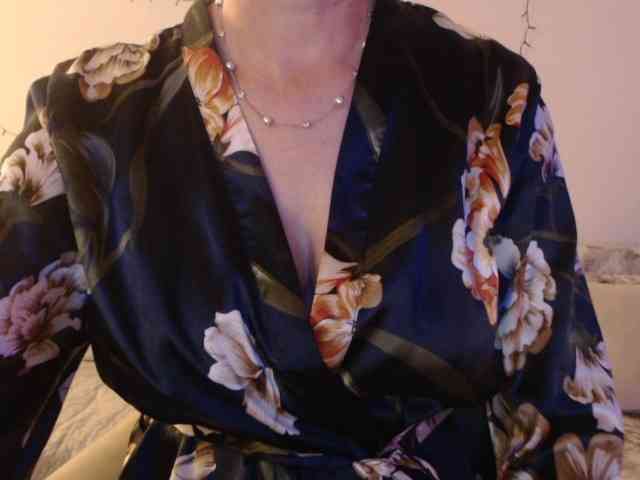 goodSnowQueen webcam