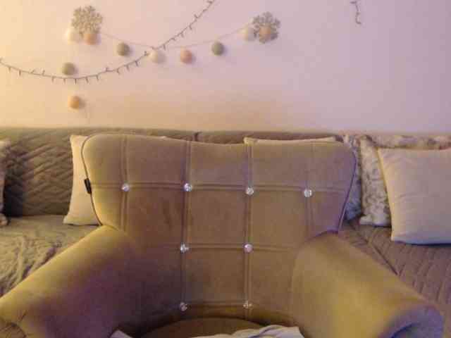 goodSnowQueen webcam