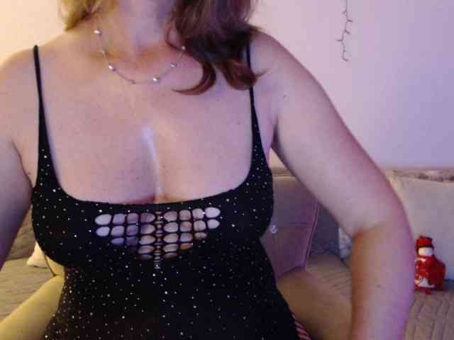 goodSnowQueen webcam