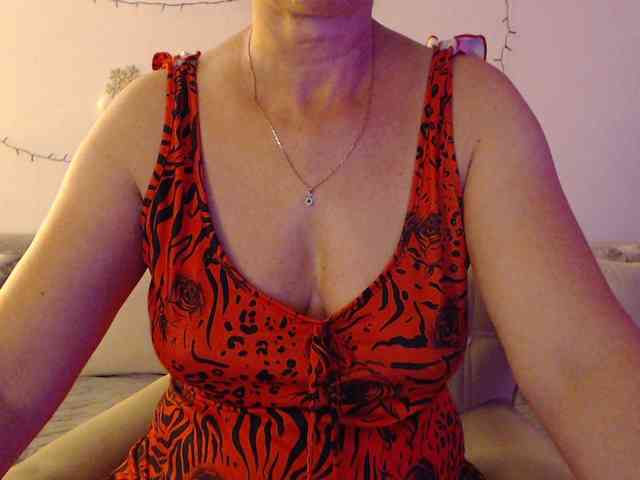 goodSnowQueen webcam