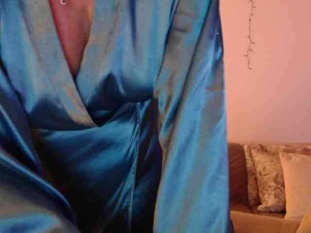 goodSnowQueen webcam