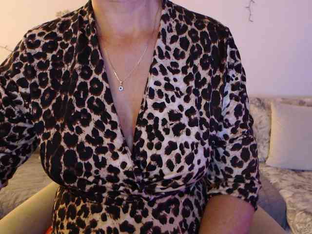 goodSnowQueen webcam