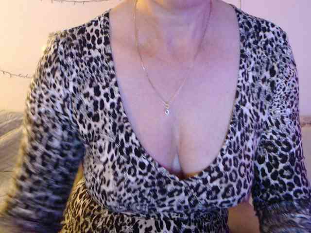 goodSnowQueen webcam