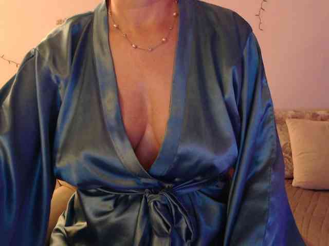 goodSnowQueen webcam