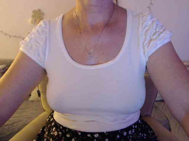 goodSnowQueen webcam