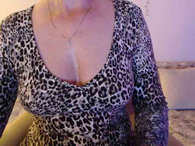 goodSnowQueen webcam