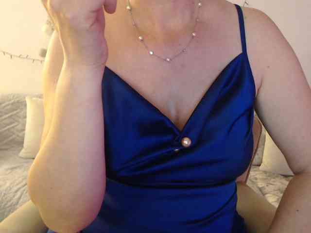 goodSnowQueen webcam