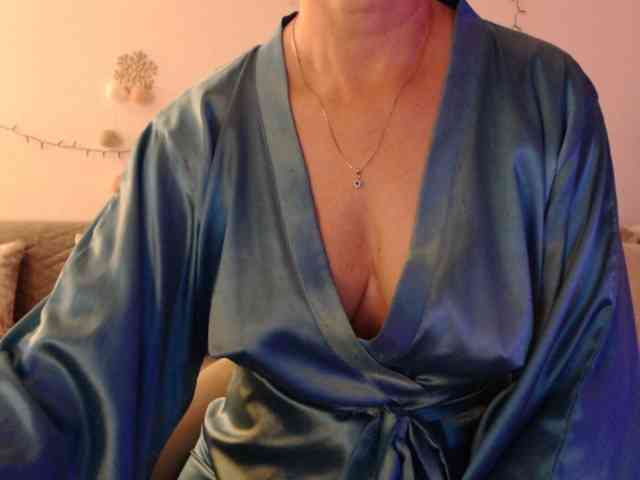goodSnowQueen webcam