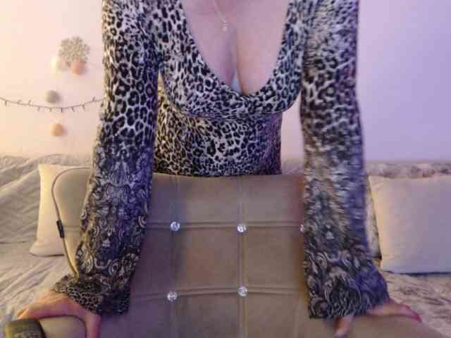 goodSnowQueen webcam