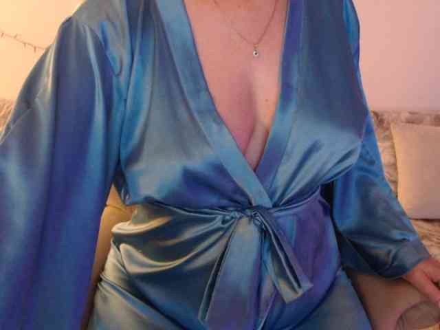 goodSnowQueen webcam