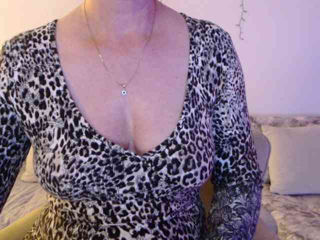 goodSnowQueen webcam